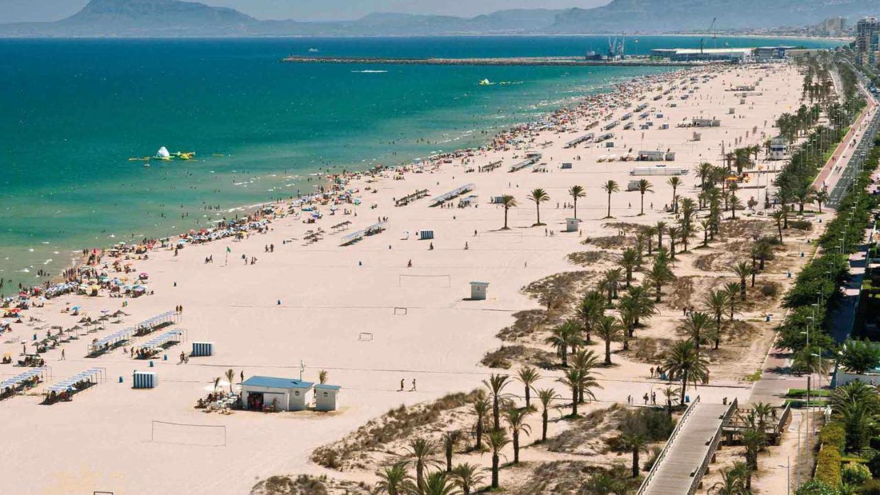 Barraques 65 Playa De Gandia Solo Para Familias מראה חיצוני תמונה